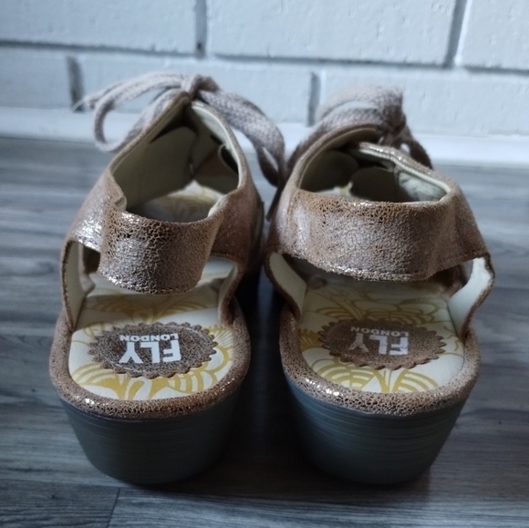 Fly London Metallic Ylfa Wedge Leather Sandals Size 41 US 10 - Picture 3 of 8